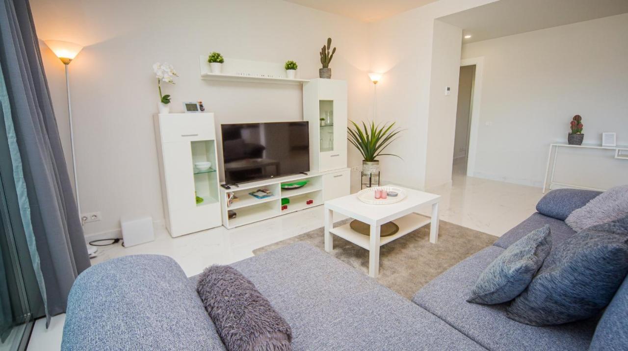Cg7 Casares Green Εξωτερικό φωτογραφία